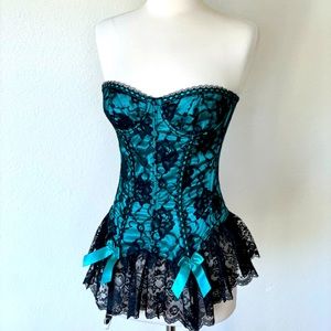 “Moulin Rouge”| Y2K | Fredericks of Hollywood | Turquoise and Black Lace Corset